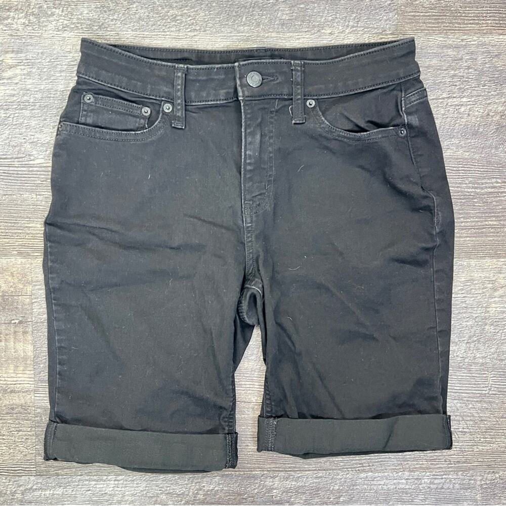 DKNY black denim jean shorts size 8 B152